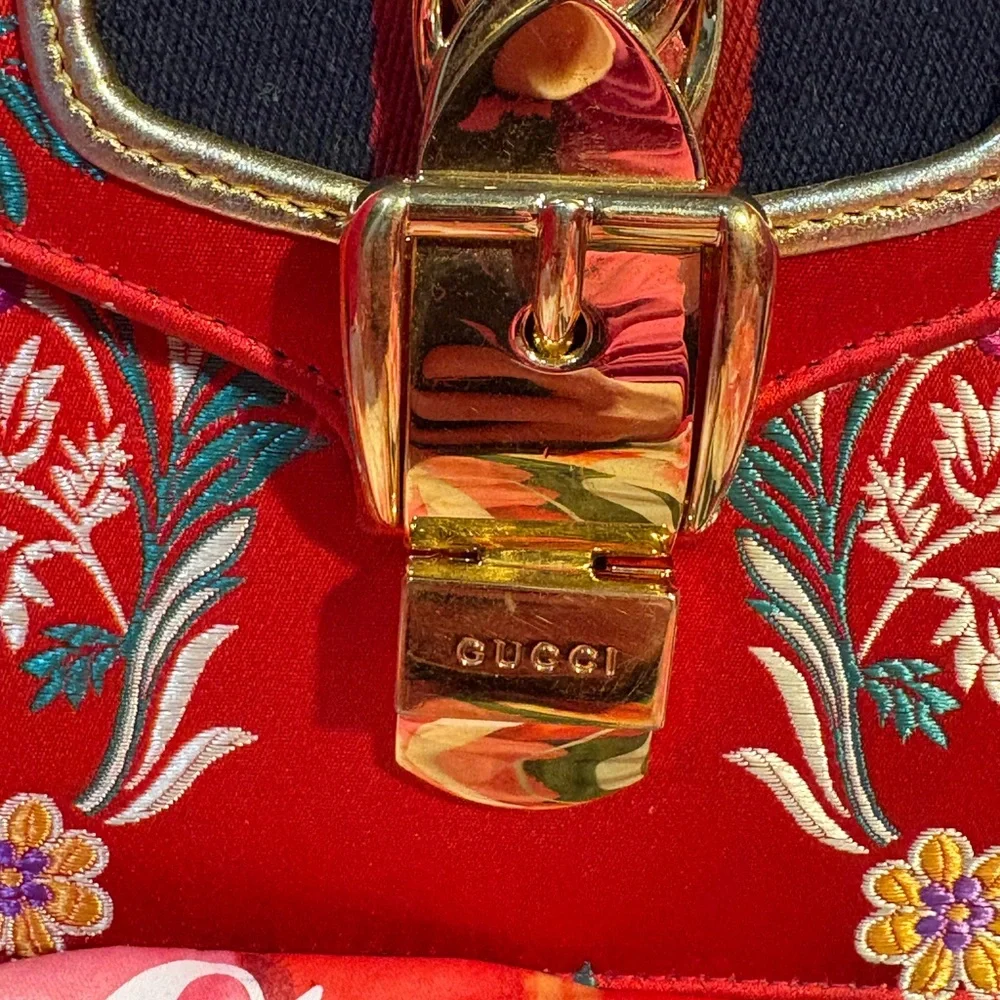 Gucci Mini Sylvie in Red Floral Jacquard - Picture 3 of 10